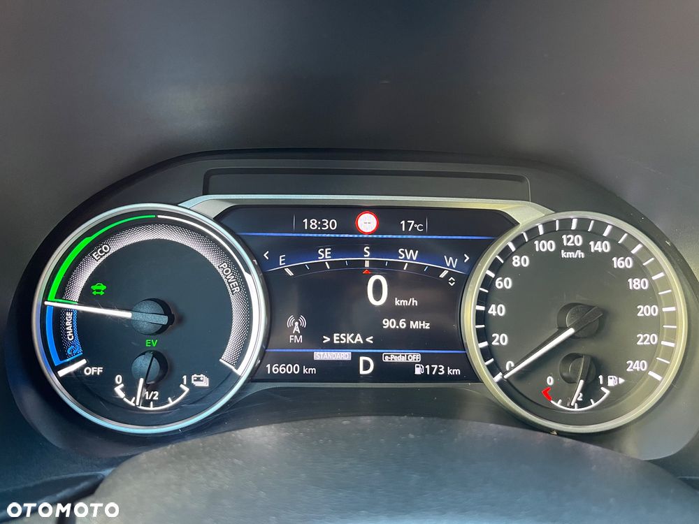 Nissan Juke 1.6 4AMT Premiere Edition - 28