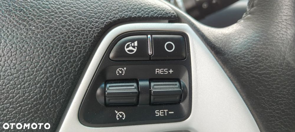 Kia Ceed 1.6 GDI ISG Platinum Edition - 25