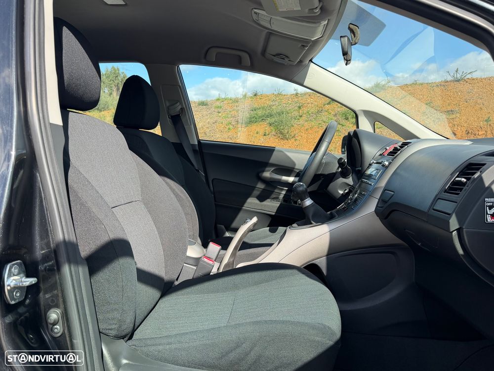 Toyota Auris 1.4 D-4D Luna - 29