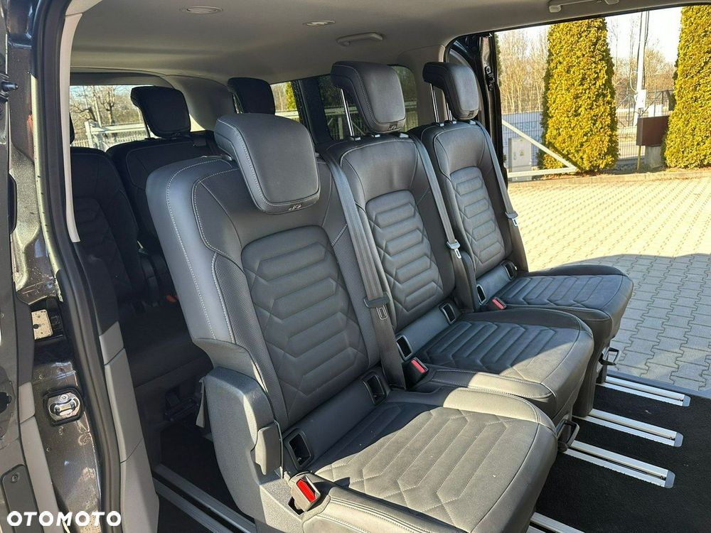 Ford Tourneo Custom - 16