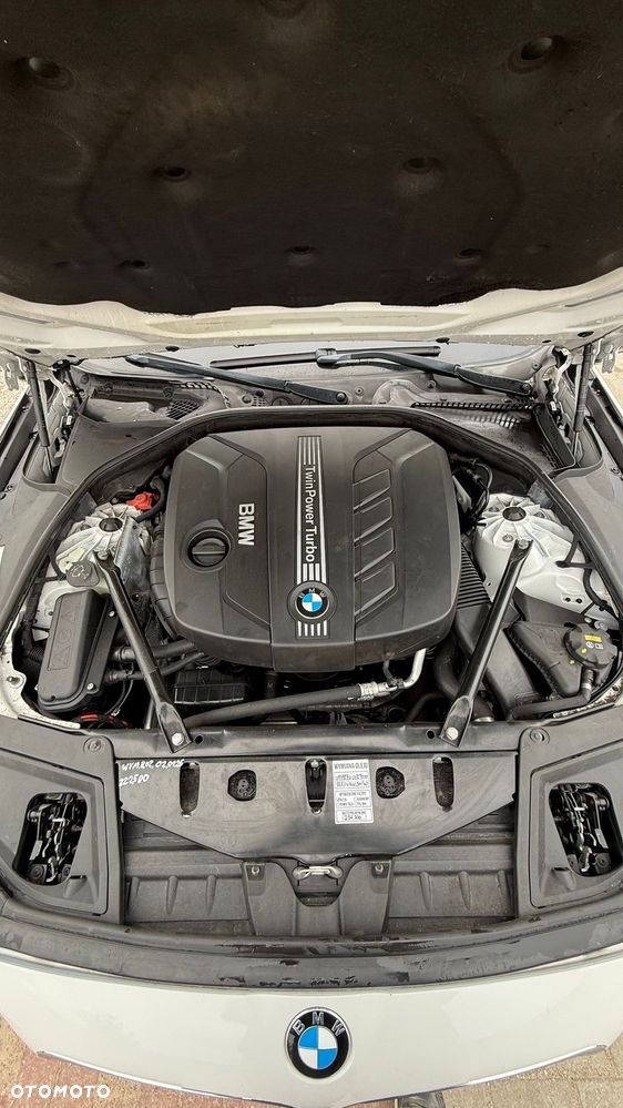 BMW Seria 5 525d xDrive - 16
