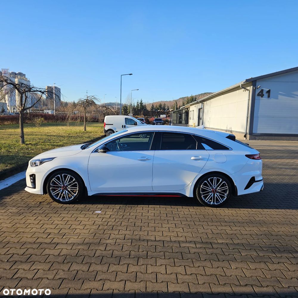 Kia ProCeed 1.6 T-GDI GT DCT - 3