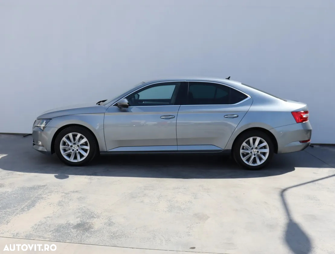 Skoda Superb 2.0 TDI DSG Ambition - 3