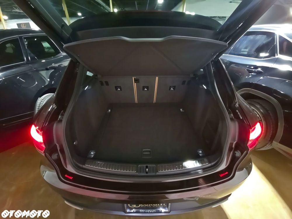 Porsche Macan Standard - 12