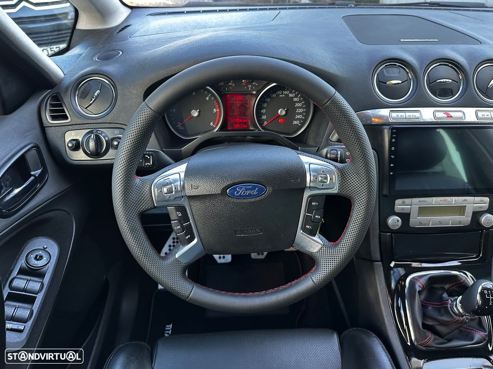 Ford S-Max 2.0 TDCi Titanium 7L - 8