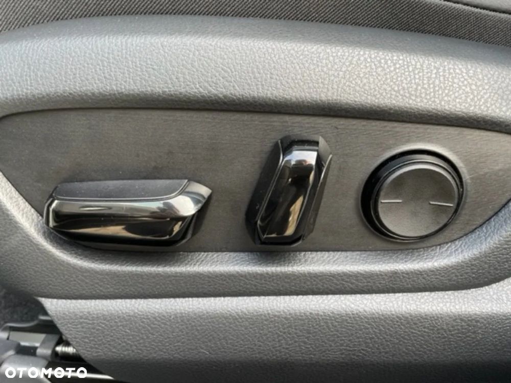 Lexus UX 300e 54.3 kWh Business Edition 2WD - 19