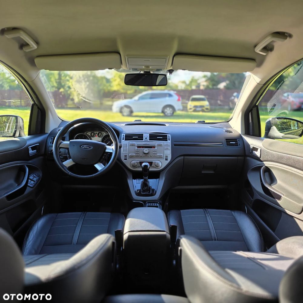 Ford Kuga 2.0 TDCi 4x4 Titanium - 16