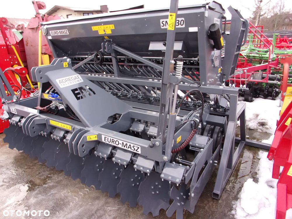 Meprozet Siewnik zbożowy talerzowy S107T, stopkowy S107, S107/1 poplonów S109 MEPROZET, Siewnik zbożowy 2-talerzowy i stopkowy SR25, SR27, SR30, SRT27 Euro-Masz, siewnik nabudowany - agregat uprawowy SNT30, siewnik poplonów Akpil, Siewnik kukurydzy Meprozet - 3