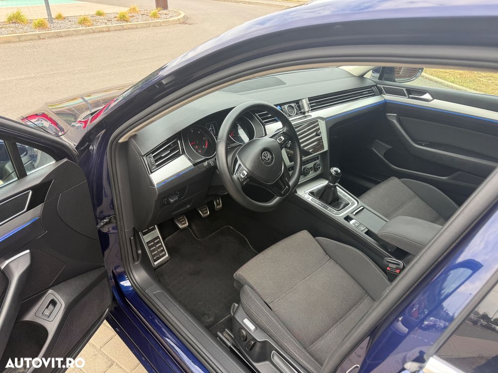 Volkswagen Passat 2.0 TDI Comfortline - 8