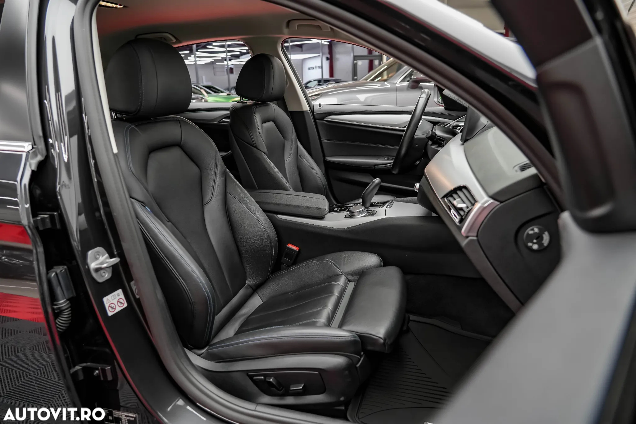BMW Seria 5 530e iPerformance Aut. - 36