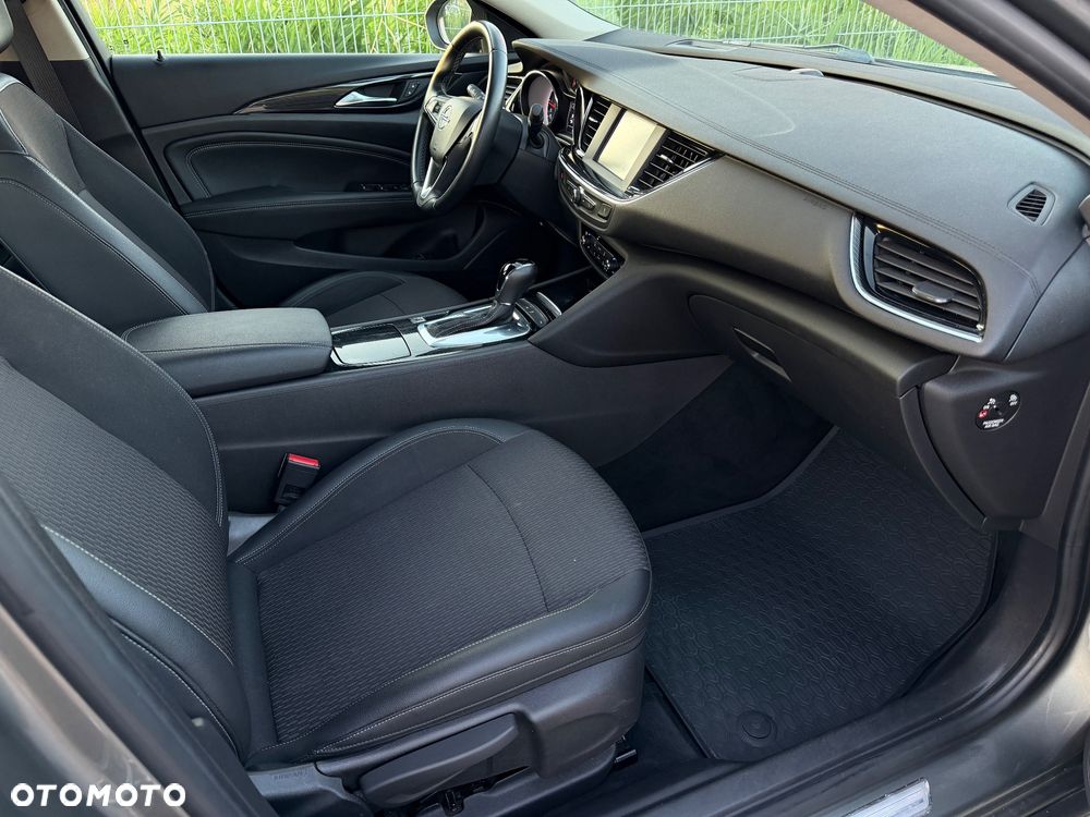 Opel Insignia - 25