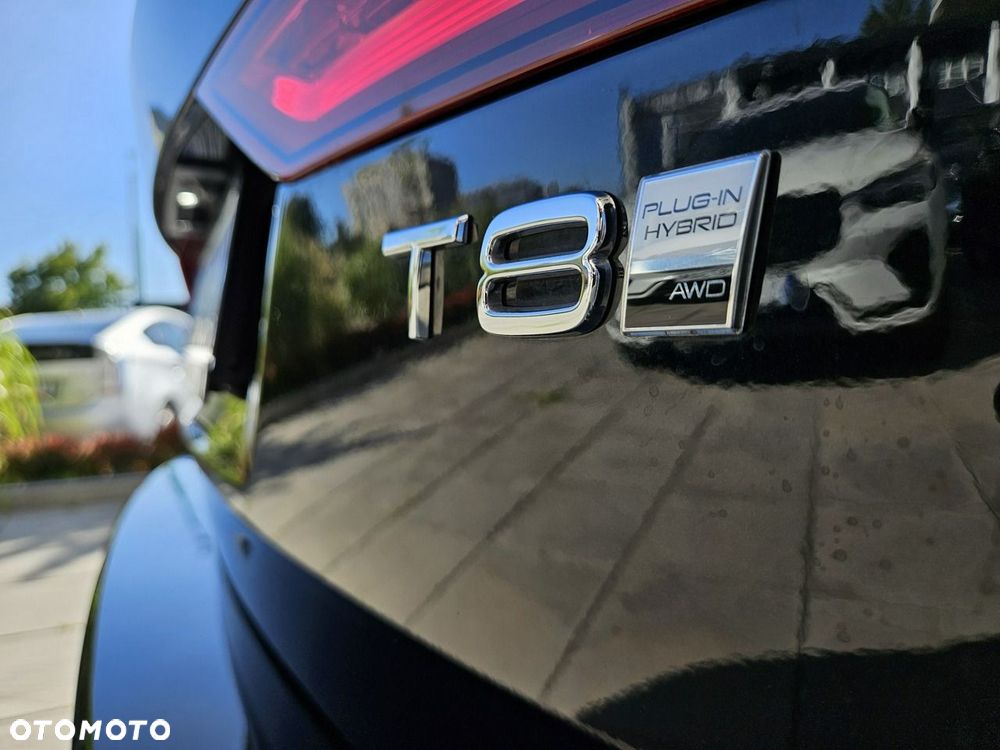 Volvo V60 T8 AWD Plug-In Hybrid Ultra Dark - 32