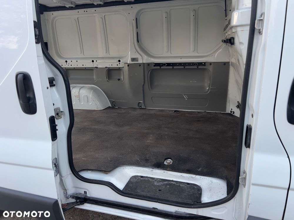 Opel Vivaro - 21