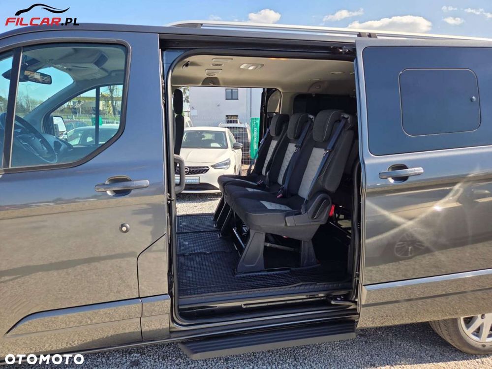 Ford Tourneo Custom - 9