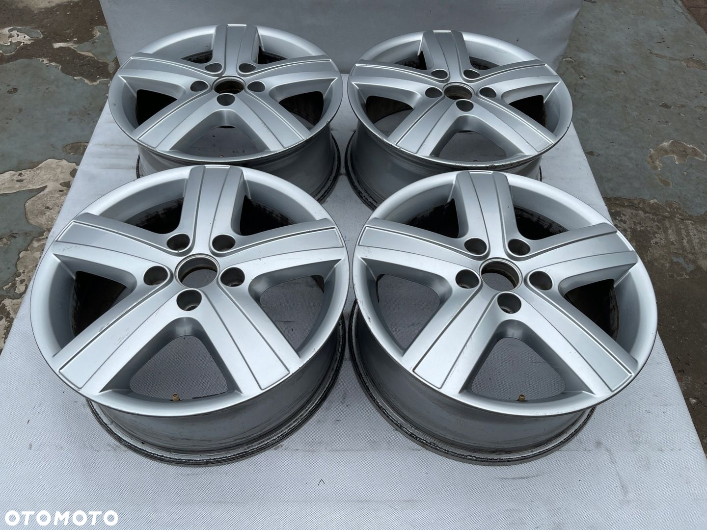 Felgi VW Volkswagen T5 T6 Amarok 7J 17" ET55 365 - 2