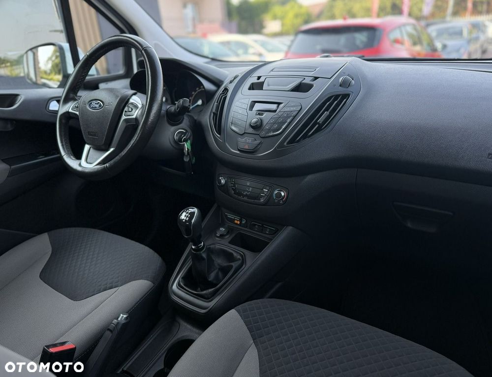 Ford Tourneo Courier - 13