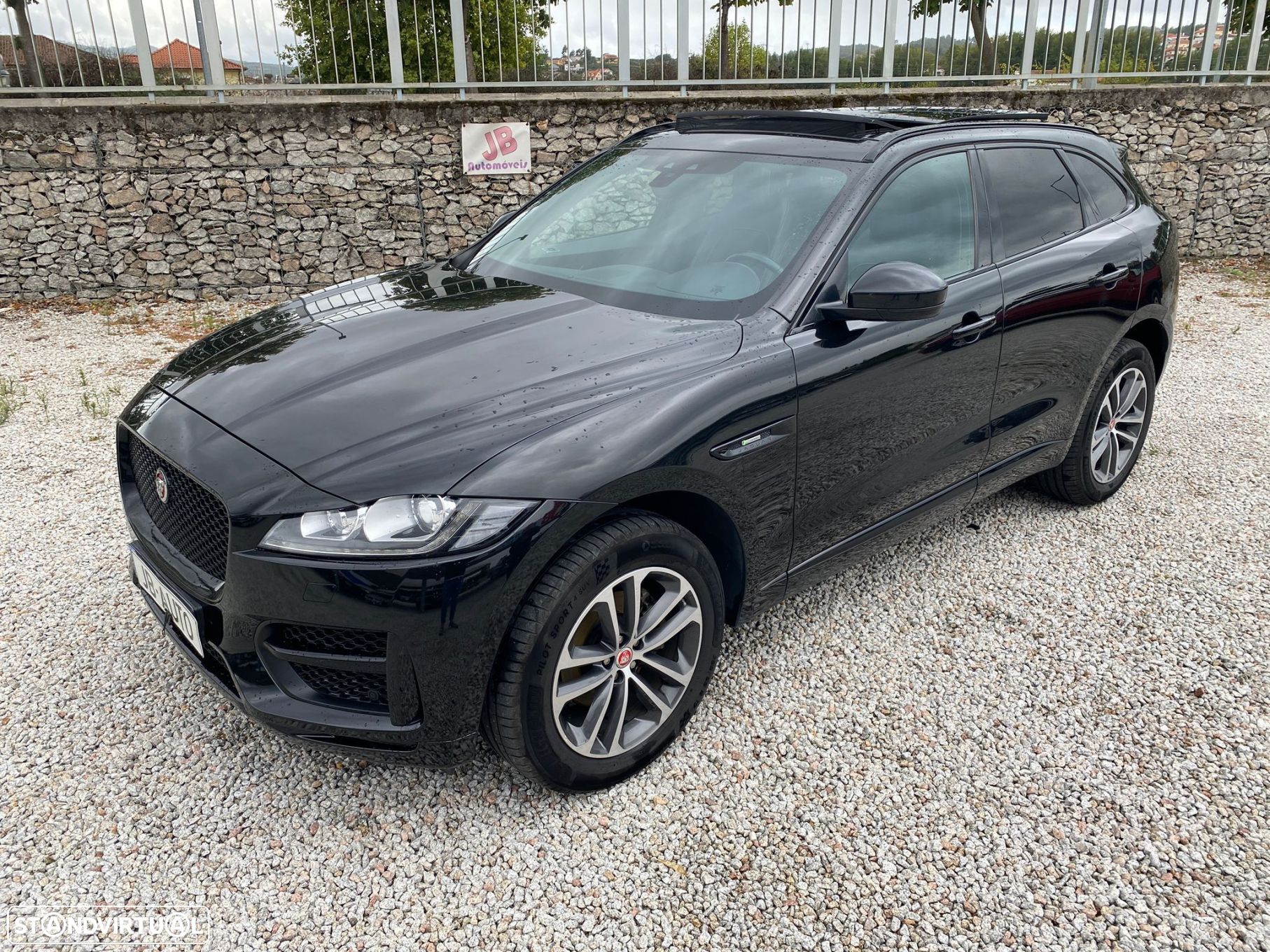 Jaguar F-Pace 2.0 i4D R-Sport Aut. - 1