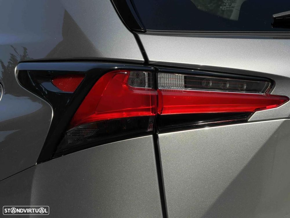Lexus NX 300h Executive+ - 23