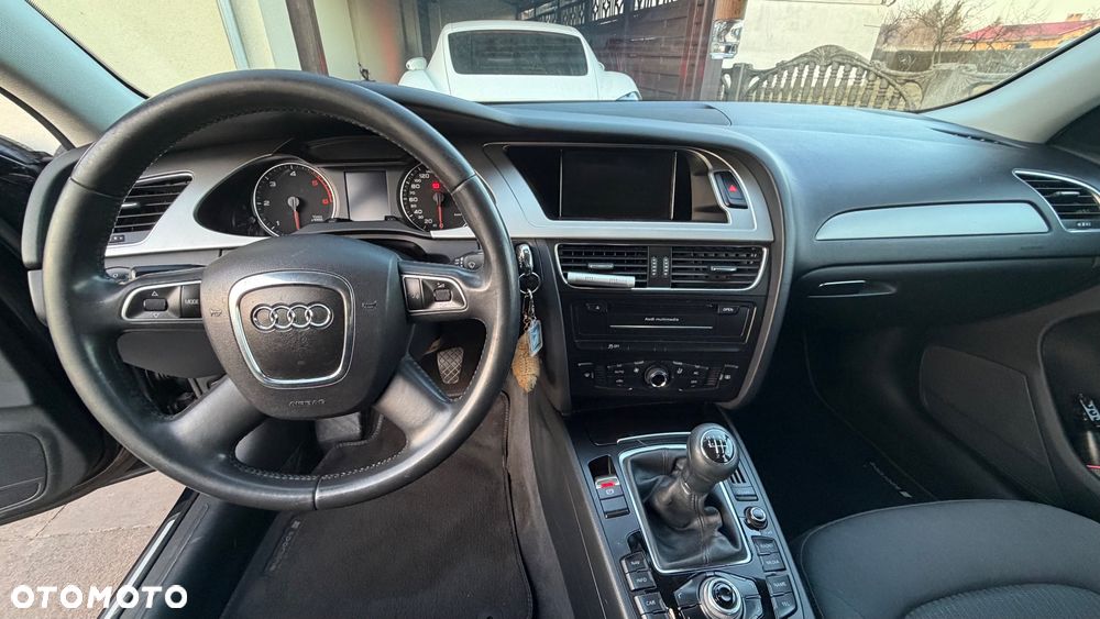 Audi A4 Avant 2.0 TDI DPF Ambiente - 11