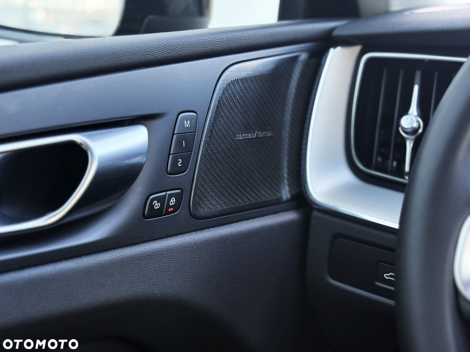 Volvo XC 60 - 25