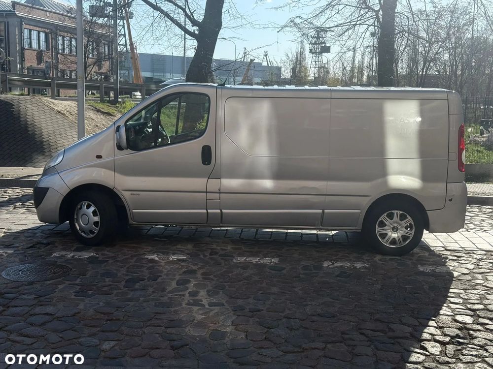 Opel Vivaro - 1