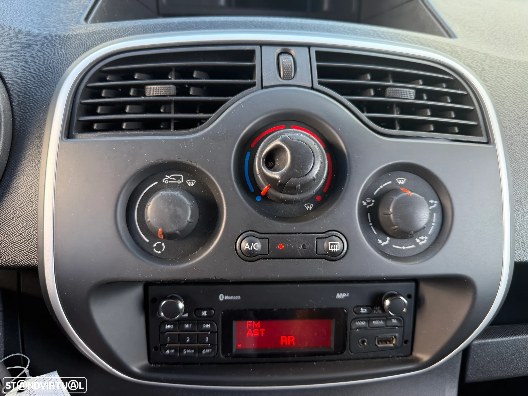 Renault KANGOO 3L - 24