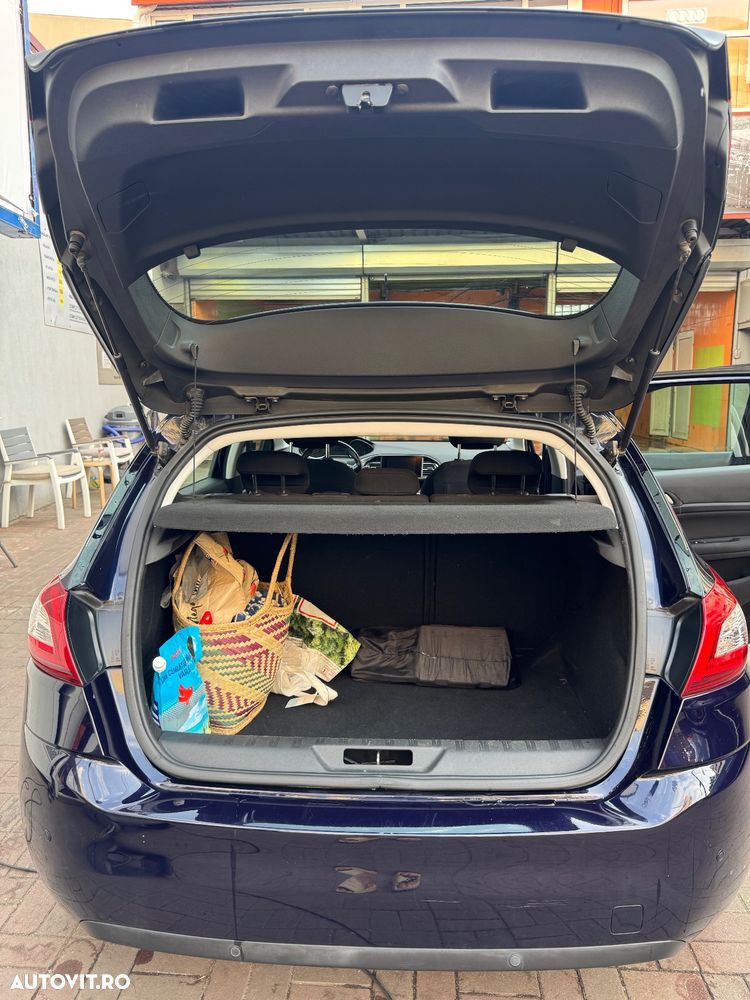 Peugeot 308 1.2 L PureTech Active - 9