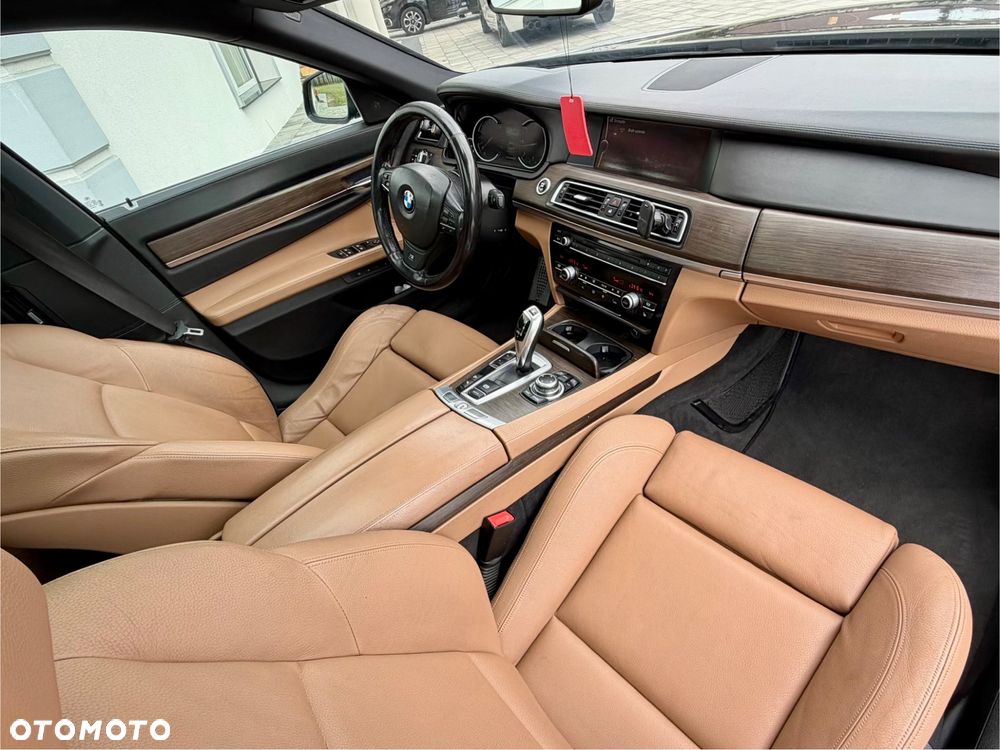 BMW Seria 7 740d xDrive - 8