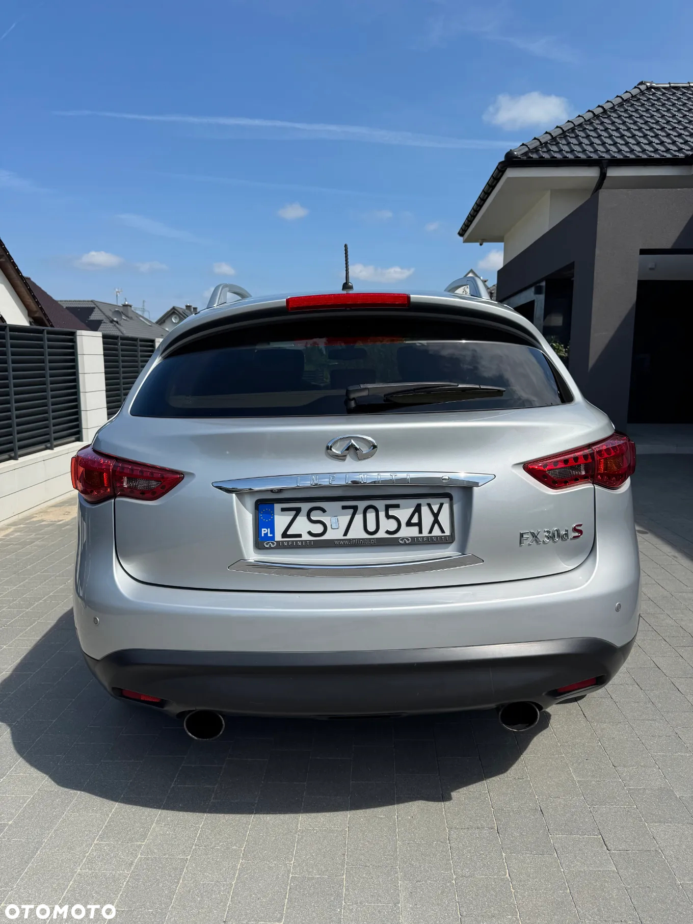 Infiniti FX FX30d S - 12