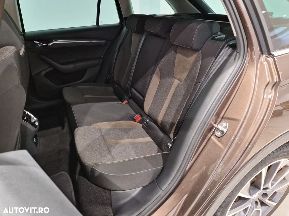 Skoda Octavia Combi 2.0 TDI DSG 4X4 Scout - 14