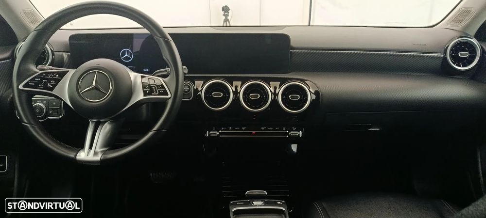 Mercedes-Benz A 250 e - 18