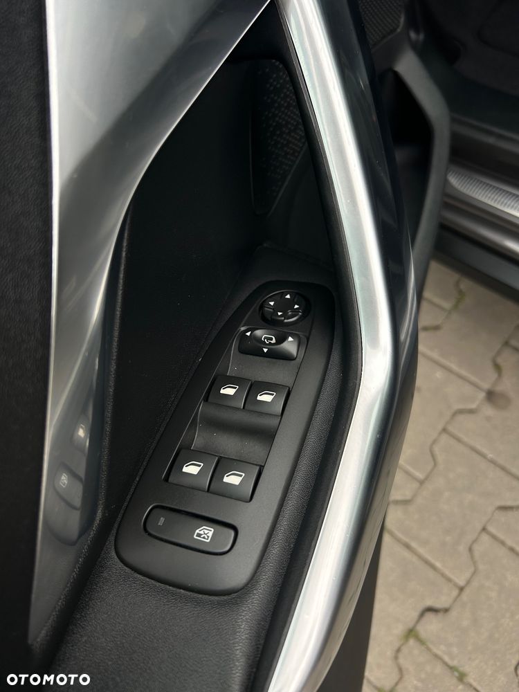 Peugeot 2008 1.6 BlueHDi Crossway S&S - 17