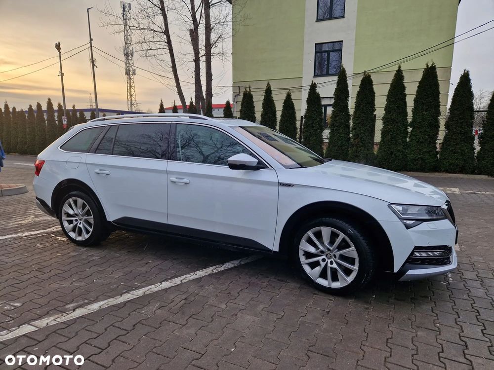 Skoda Superb 2.0 TDI SCR 4x4 Scout DSG - 2