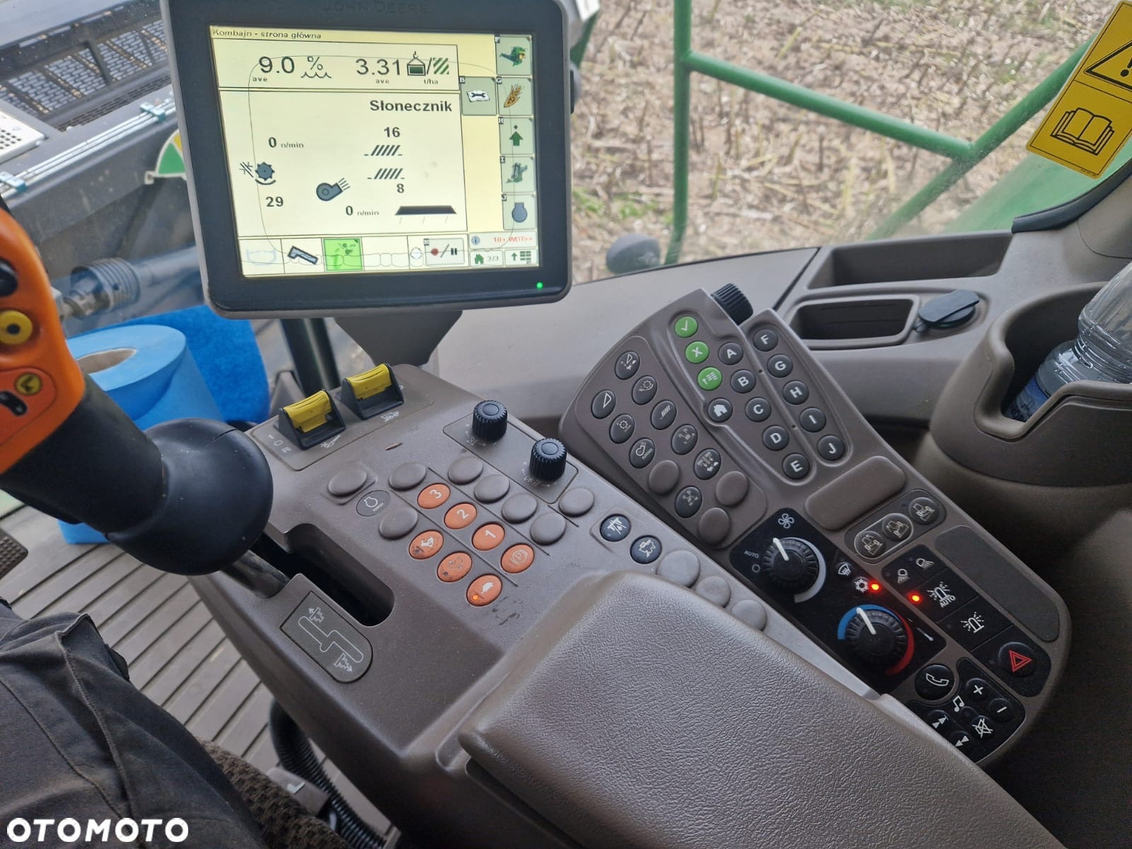 John Deere T670I HillMaster - 12