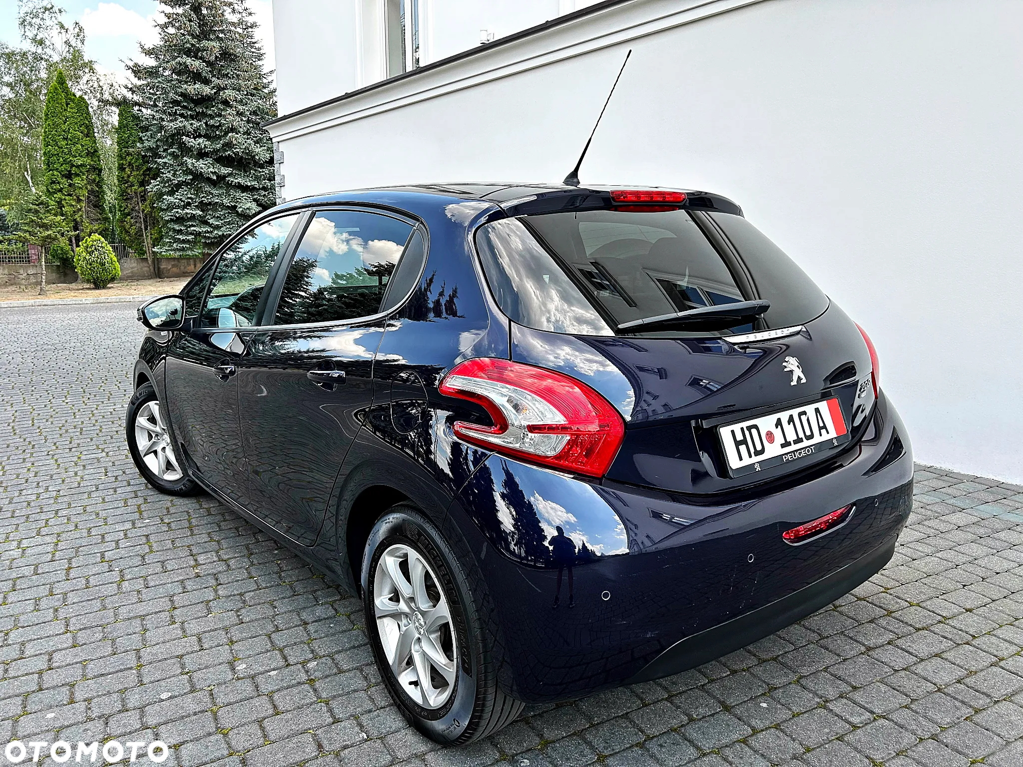 Peugeot 208 e-HDi FAP 92 Stop&Start Style - 4
