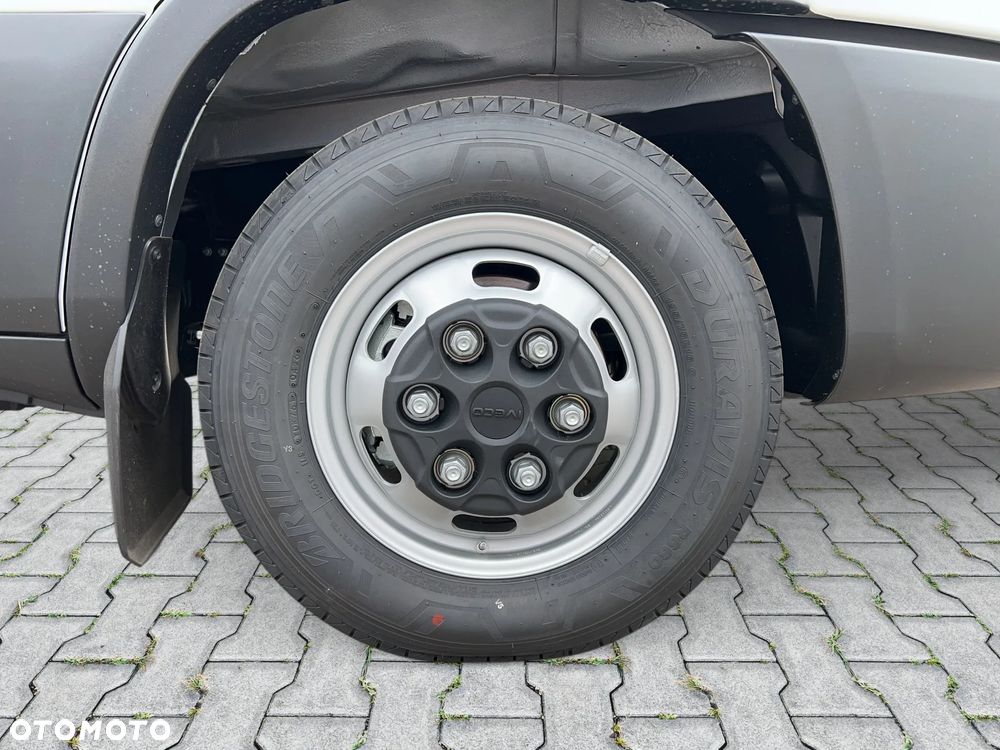 Iveco Daily 35C18H 3.0 Diesel 180KM Kontener + Winda dostępny "od ręki" - 14