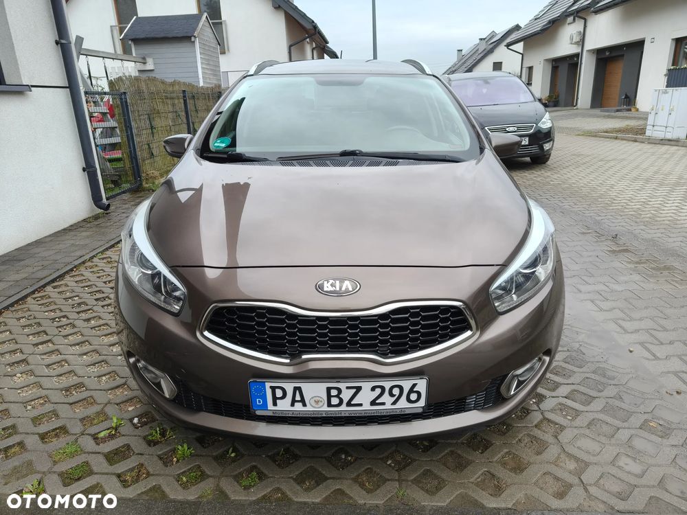 Kia Ceed - 10
