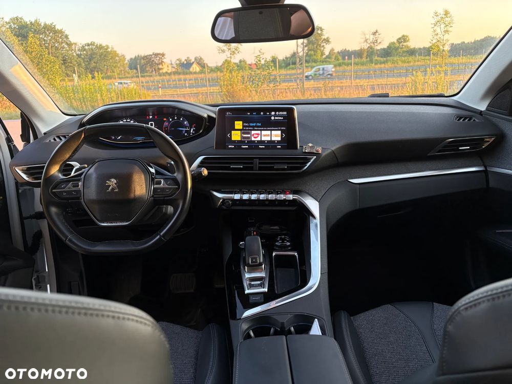 Peugeot 3008 1.6 PureTech GPF Allure S&S EAT8 - 11