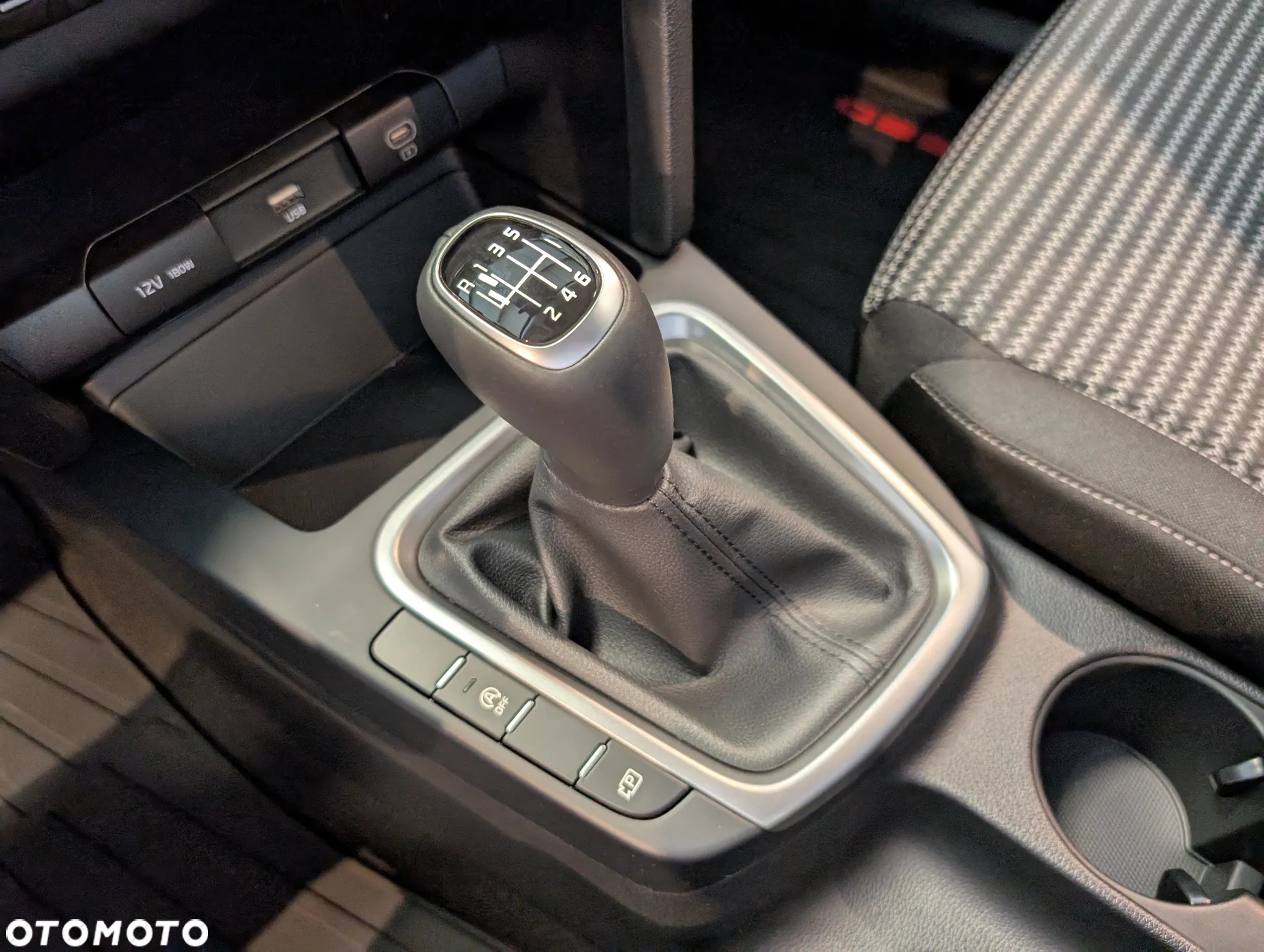 Kia Ceed 1.5 T-GDI M - 13
