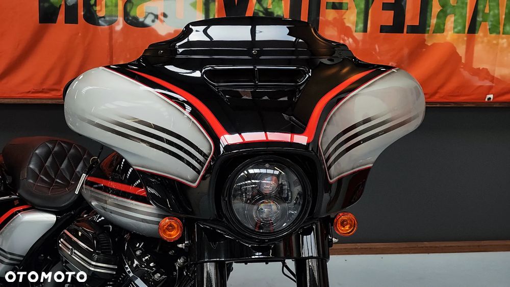 Harley-Davidson Touring Street Glide - 16