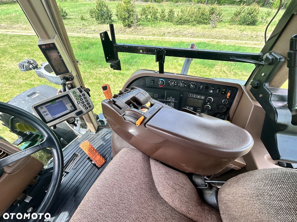 John Deere - 8
