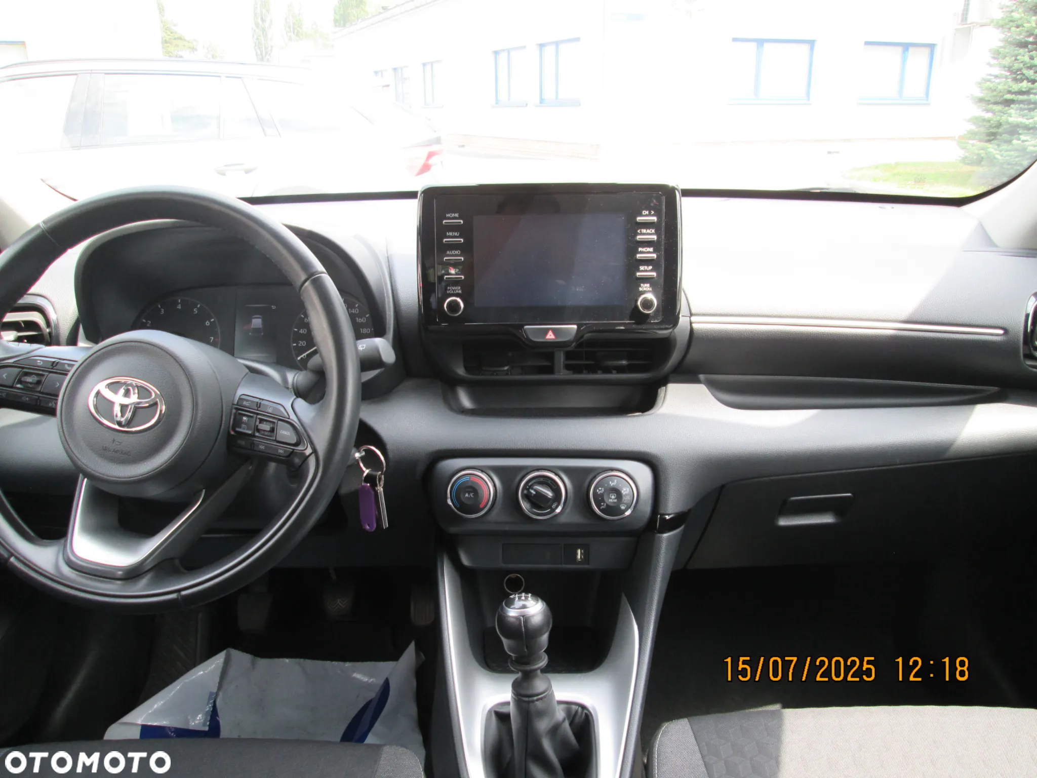 Toyota Yaris 1.5 Comfort - 12