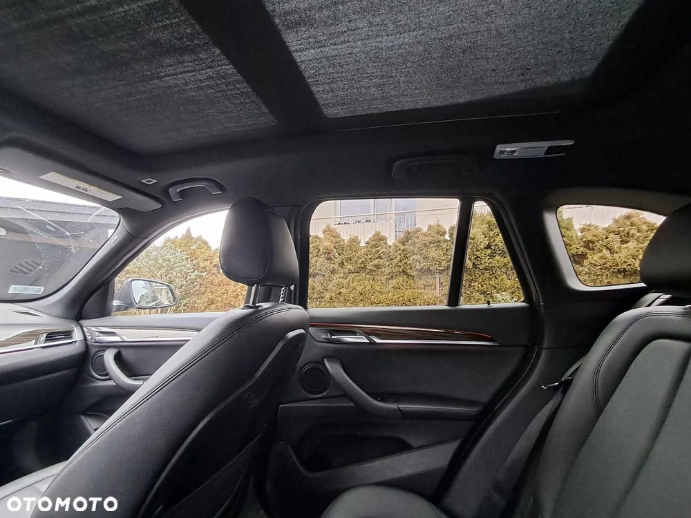 BMW X1 xDrive25i Sport Line sport - 10