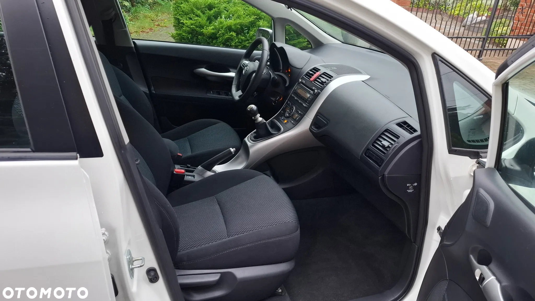 Toyota Auris 1.6 Edition - 12