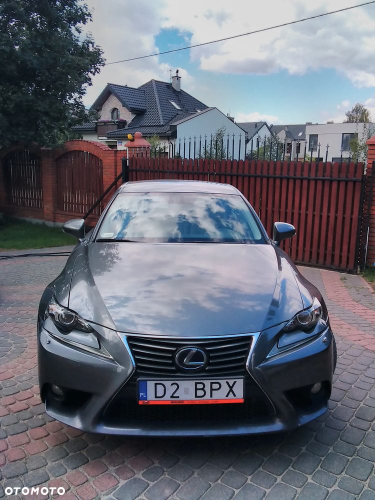 Lexus IS 300h Prestige - 16