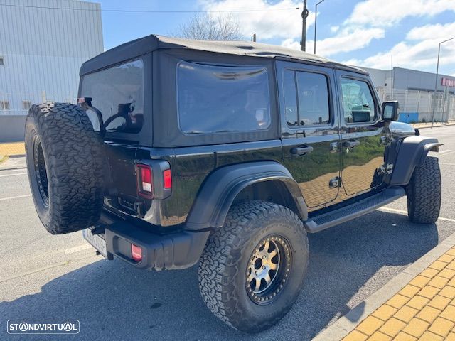 Jeep Wrangler - 4