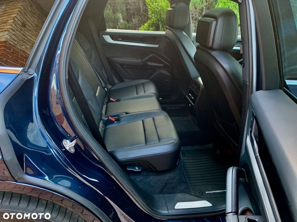 Porsche Cayenne - 17