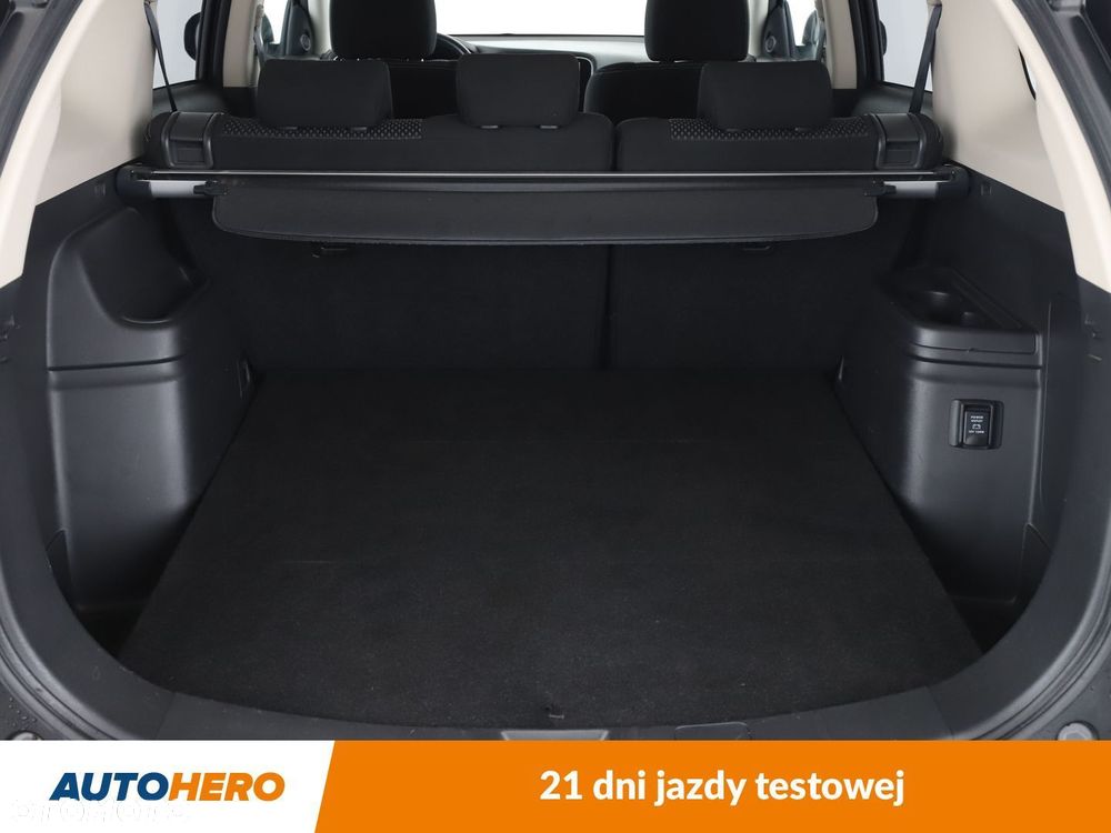 Mitsubishi Outlander - 17