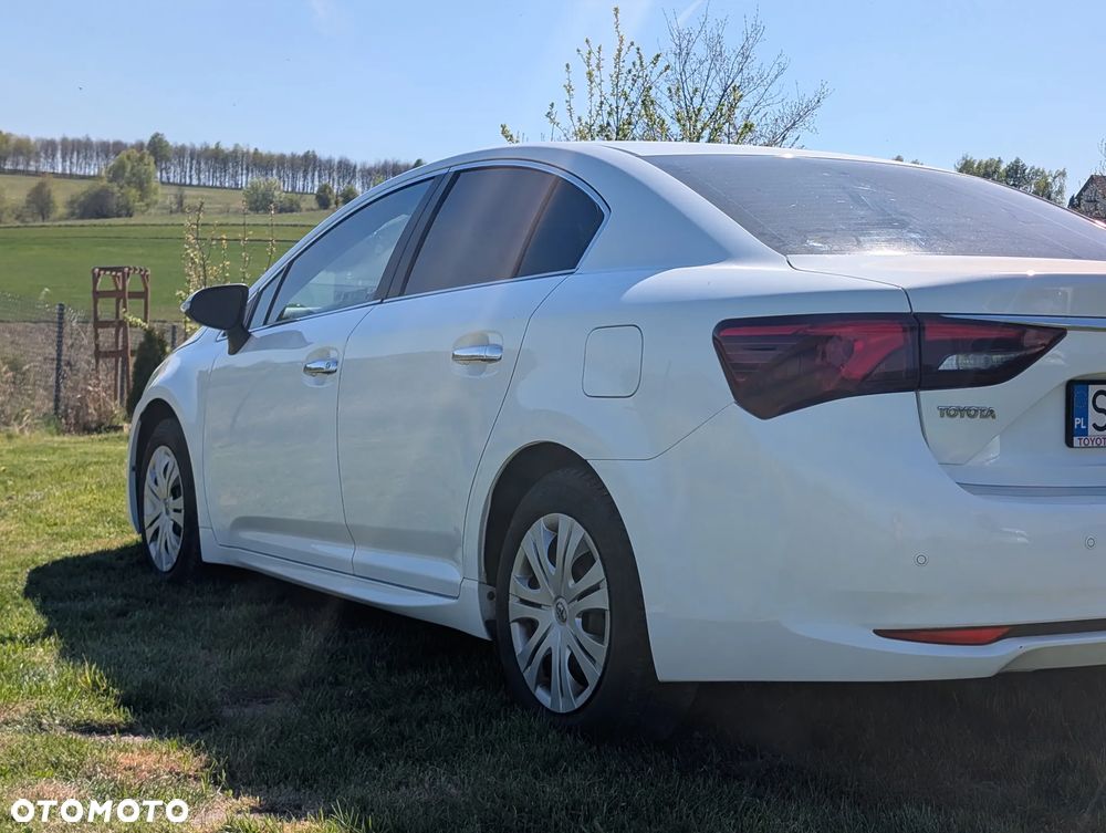Toyota Avensis 1.8 Premium - 11