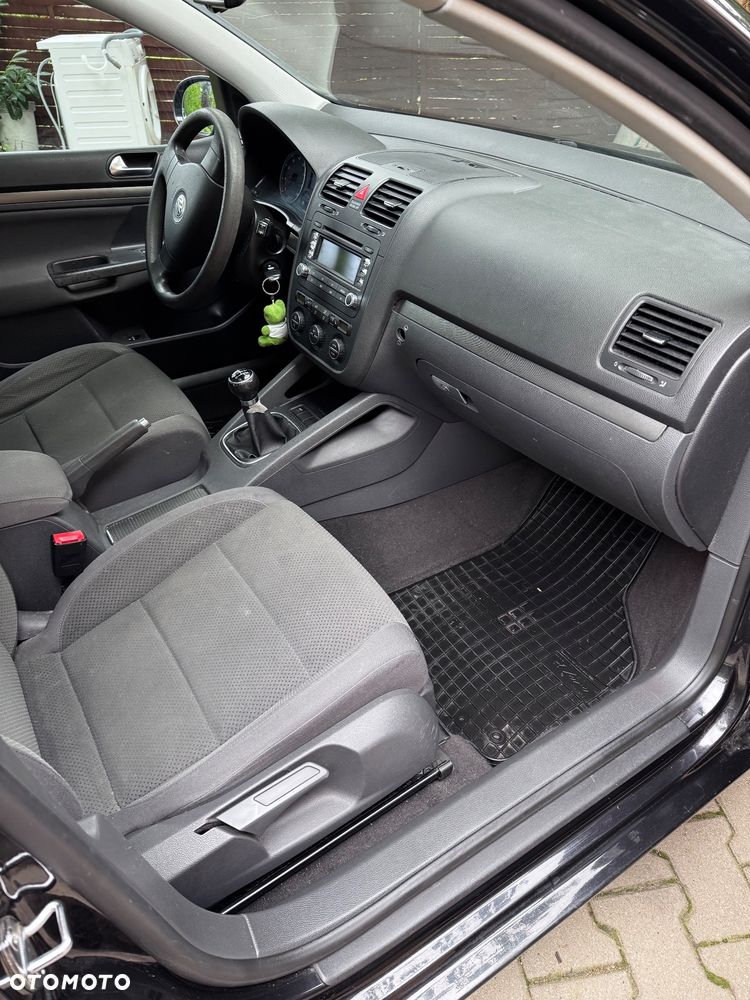 Volkswagen Golf 1.6 FSI Sportline - 6